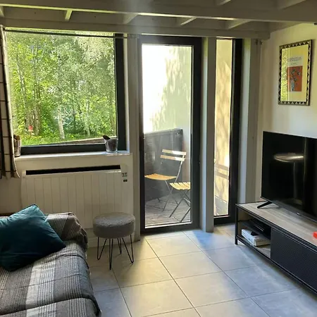 48m With Balcony And Mountain View! Apartmán